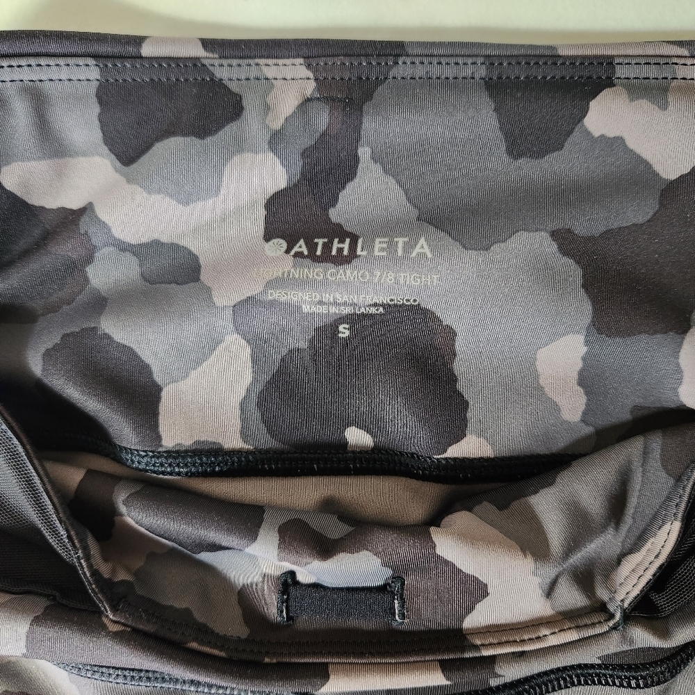 Athleta Lightening Camo 7/8 Tight Leggings w/Stash Pockets in Supersonic-Size S - Picture 9 of 12